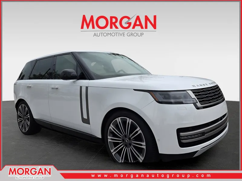 2024 Land Rover Range Rover SE — front three-quarter view