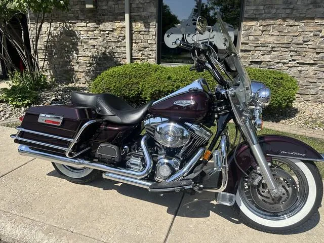 2005 Harley-Davidson® FLHRCI — front three-quarter view