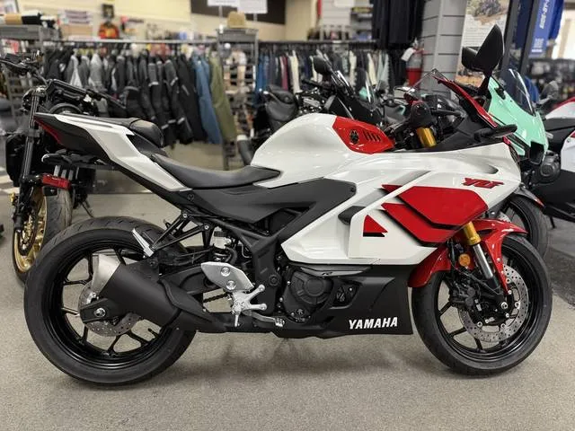 2026 Yamaha YZF-R3 — front three-quarter view