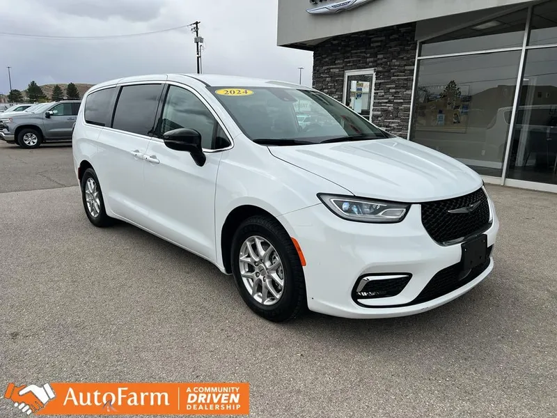 2024 Chrysler Pacifica Touring L in Bright White Clearcoat — front three-quarter view