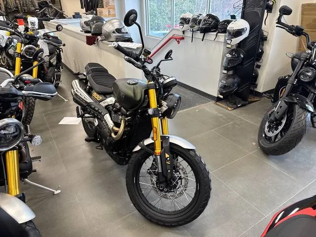 2026 Triumph SCRAMBLER 900 — front three-quarter view