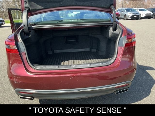 2017 Toyota Avalon Limited 3554 — front three-quarter view