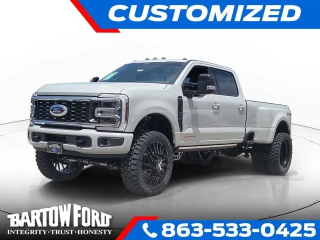 2026 Ford F-350SD Platinum DRW 4WD CREW CAB in Avalanche — front three-quarter view