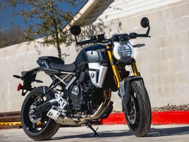 2026 Suzuki GSX-8T — front three-quarter view