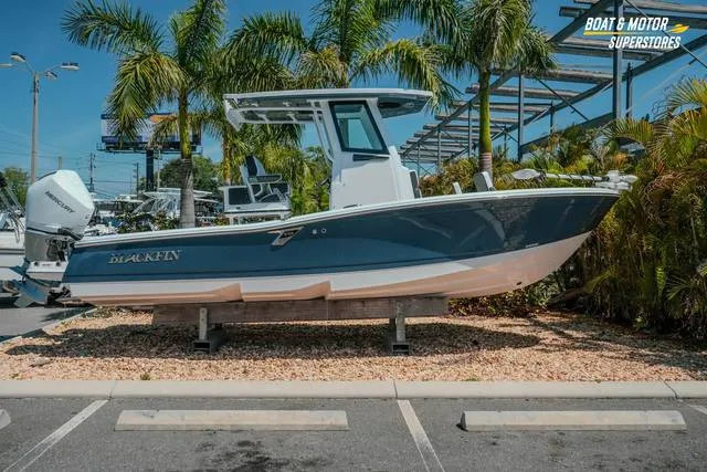 2026 Blackfin 242HB — front three-quarter view
