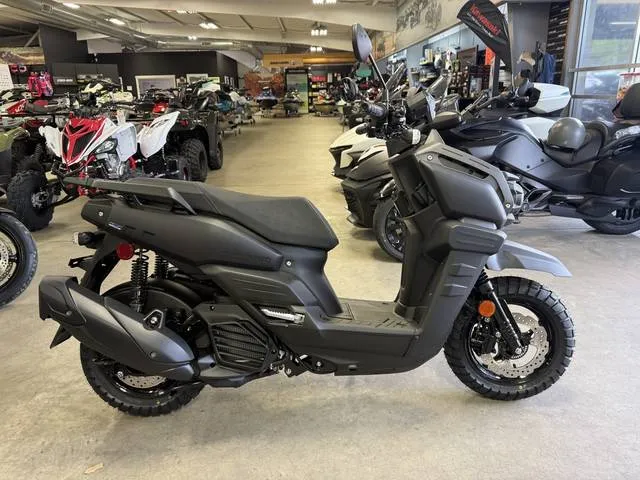 2026 Yamaha Zuma 125 — front three-quarter view