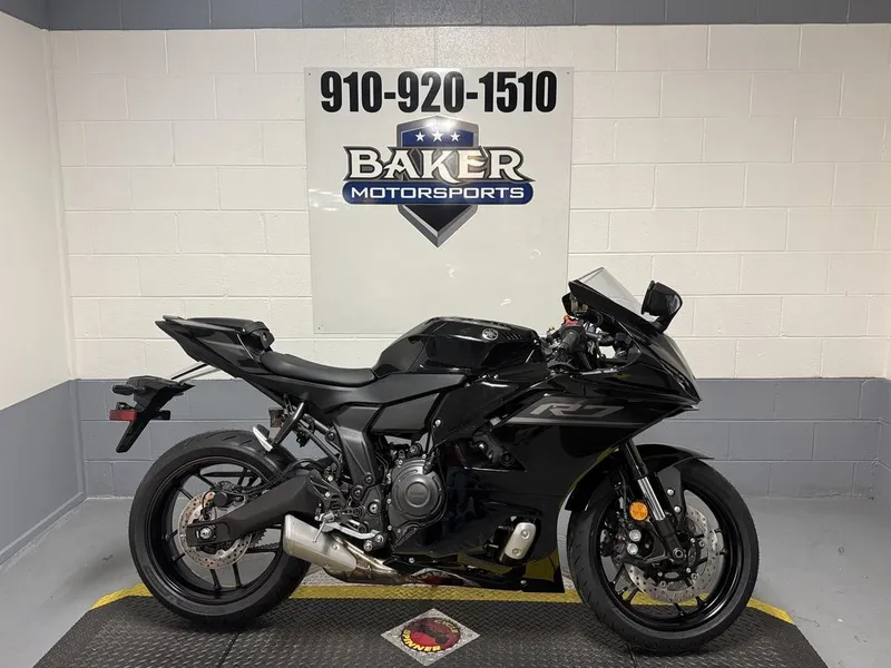 2026 Yamaha YZF-R7 — front three-quarter view