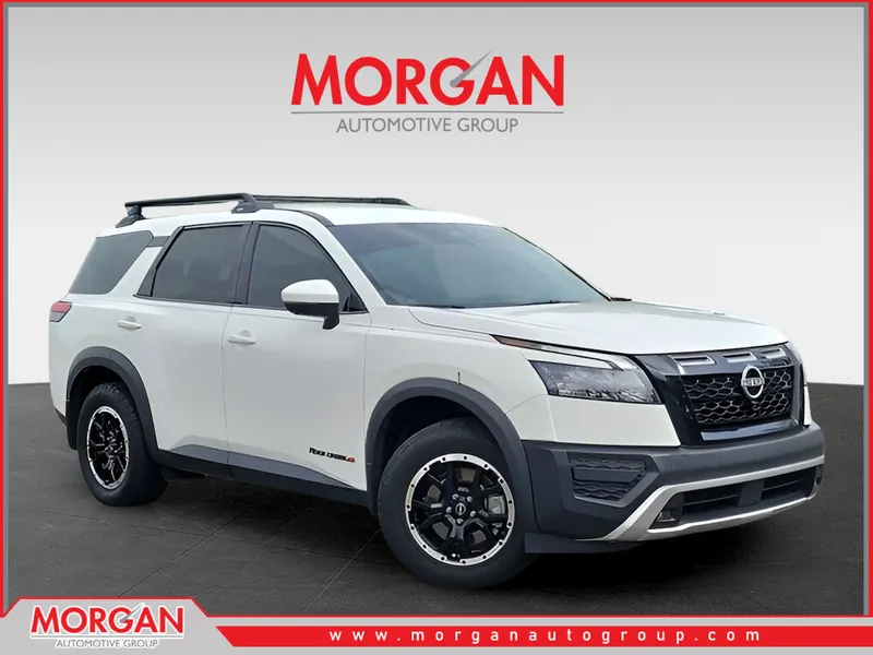 2024 Nissan Pathfinder Rock Creek in White — front three-quarter view