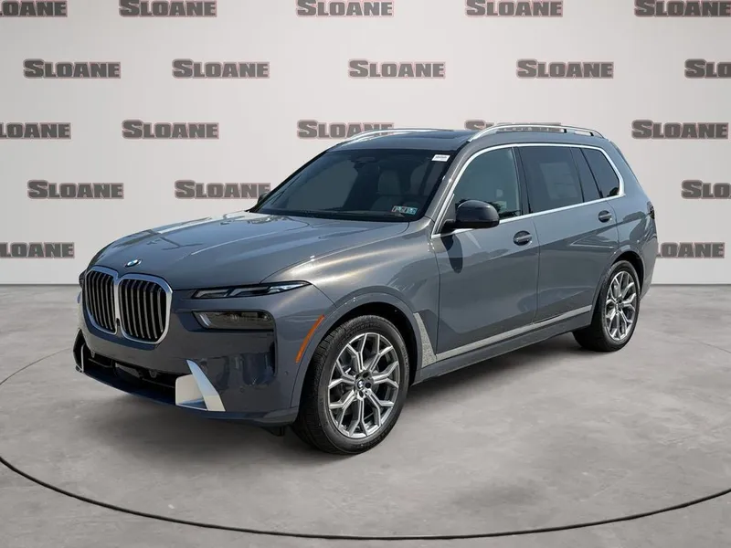 2027 BMW X7 xDrive40i in Sparkling Copper Metallic — front three-quarter view