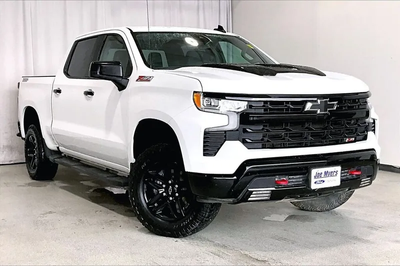 2024 Chevrolet Silverado 1500 in Summit White — front three-quarter view
