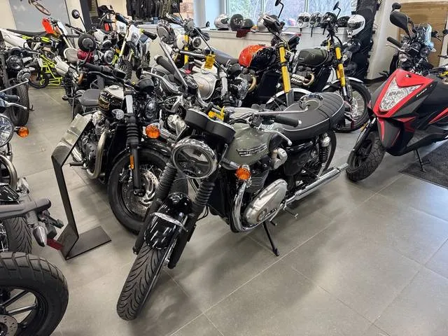 2026 Triumph BONNEVILLE — front three-quarter view
