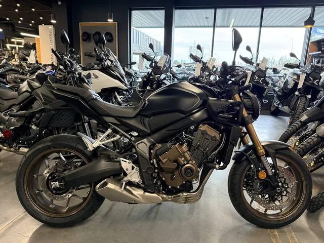 2026 Honda® CB650R E-Clutch — front three-quarter view