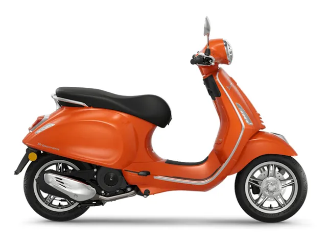 2024 Vespa Primavera 150 — front three-quarter view