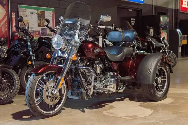 2017 Harley-Davidson® FLRT - Freewheeler® — front three-quarter view