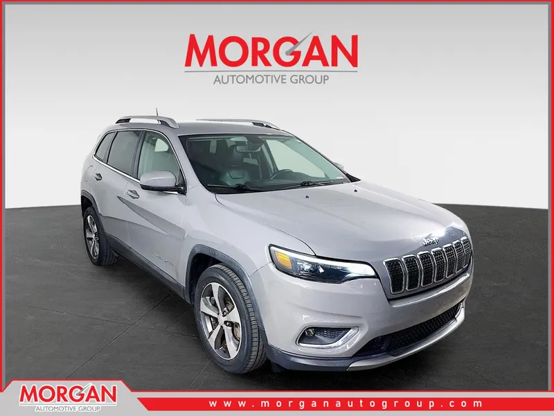 2020 Jeep Cherokee Limited in Sting-Gray Clearcoat — front three-quarter view