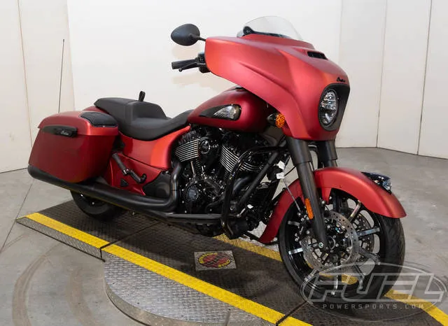 2025 Indian Motorcycle® Chieftain® Dark Horse® w/PowerBand Audio Sunset Red Smoke — front three-quarter view