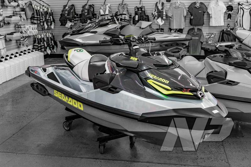 2026 Sea-Doo RXT-X 325 Ice Metal / Manta Green