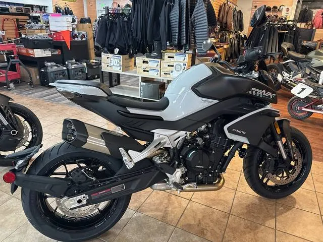 2026 CFMOTO 800NK — front three-quarter view