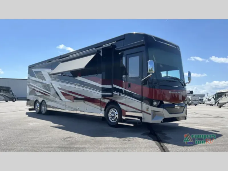 2027 Newmar Dutch Star — front three-quarter view
