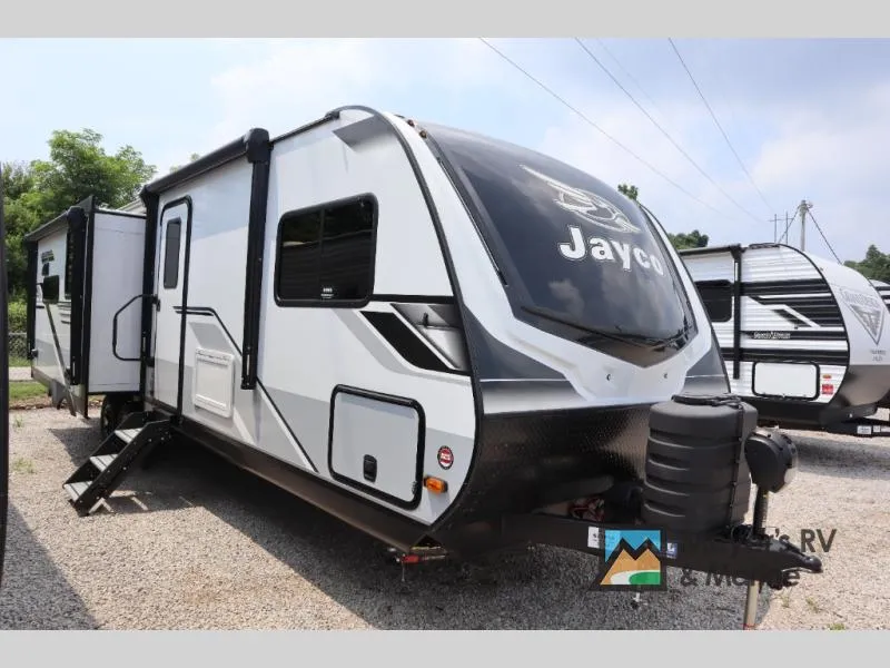 2025 Jayco Jay Feather 27MK — front three-quarter view