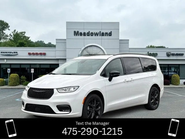 2026 Chrysler Pacifica Limited in Bright White Clearcoat — front three-quarter view