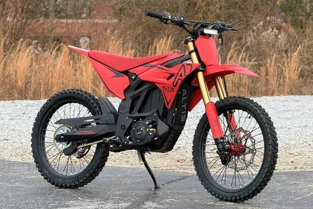 2025 Altis Powersports Sigma MX — front three-quarter view