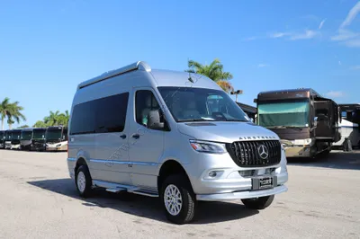 2026 Airstream Interstate 19 AP Tommy Bahama