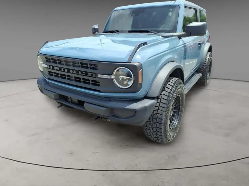 2022 Ford Bronco Base in Area 51 — front three-quarter view