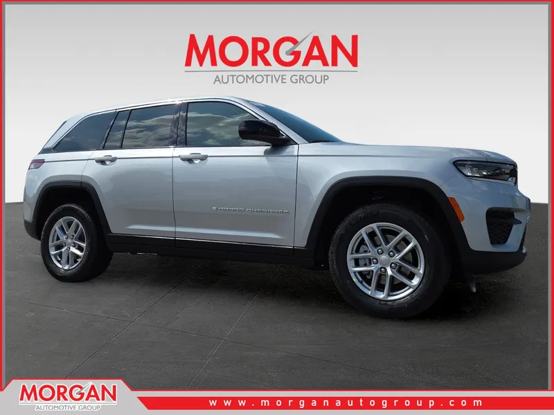 2026 Jeep Grand Cherokee Laredo X in Silver — front three-quarter view