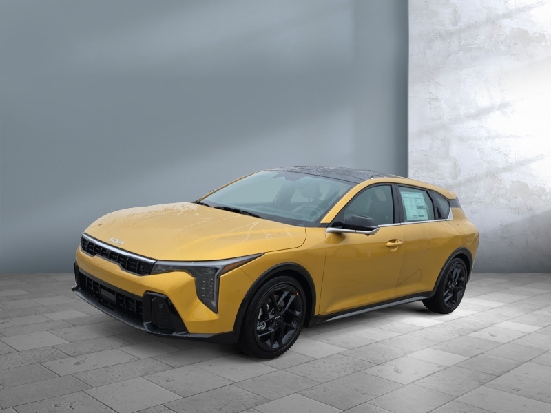 2026 Kia K4 — front three-quarter view