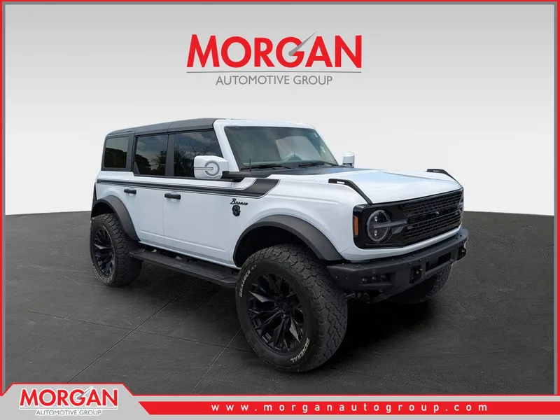 2024 Ford Bronco Wildtrak in White — front three-quarter view
