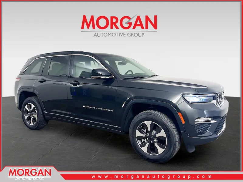 2024 Jeep Grand Cherokee 4xe in Brown — front three-quarter view