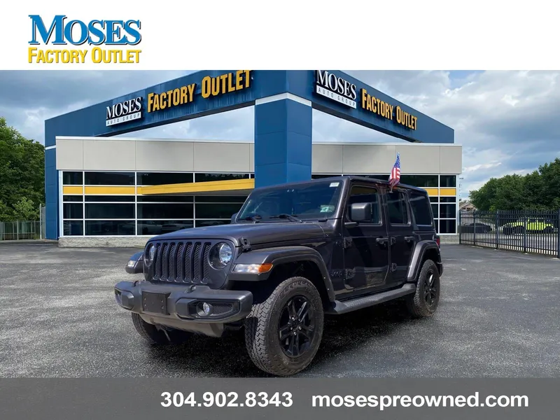 2022 Jeep Wrangler Unlimited Sahara Altitude in Granite Crystal Metallic Clearcoat — front three-quarter view