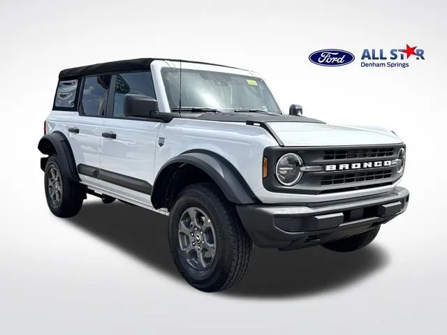 2026 Ford Bronco Big Bend in Oxford White — front three-quarter view