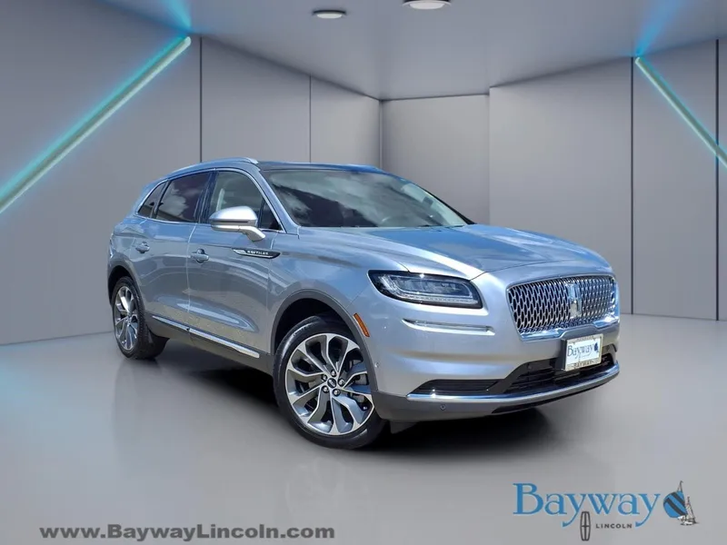 2022 Lincoln Nautilus Reserve in Radiance Metallic — front three-quarter view