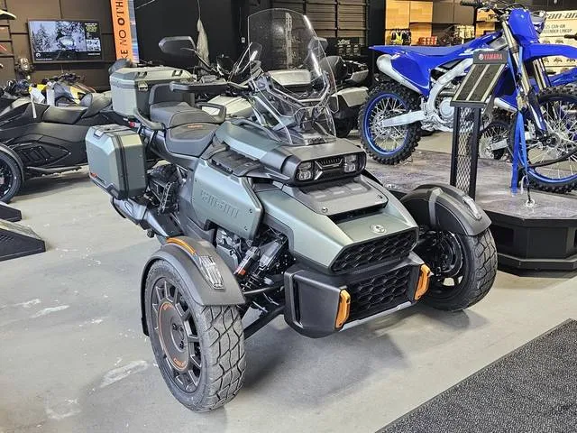2025 Can-Am® Canyon Redrock — front three-quarter view