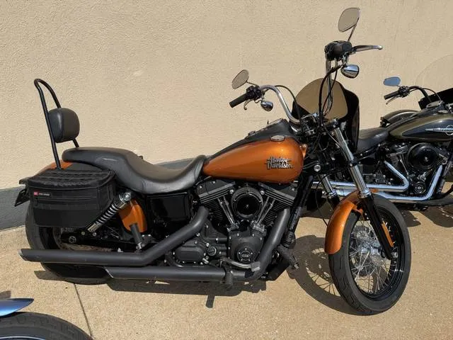 2015 Harley-Davidson® FXDB - Dyna® Street Bob® — front three-quarter view