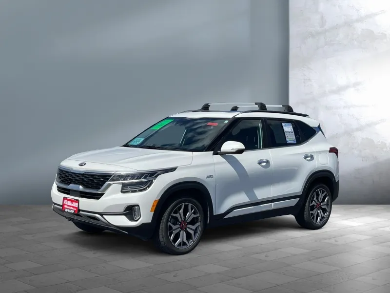 2021 Kia Seltos — front three-quarter view
