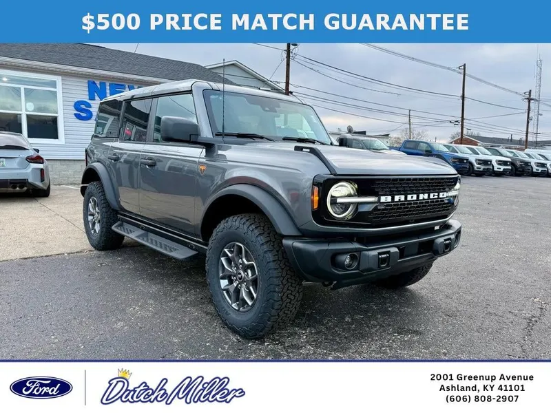 2025 Ford Bronco Badlands in Carbonized Gray Metallic — front three-quarter view