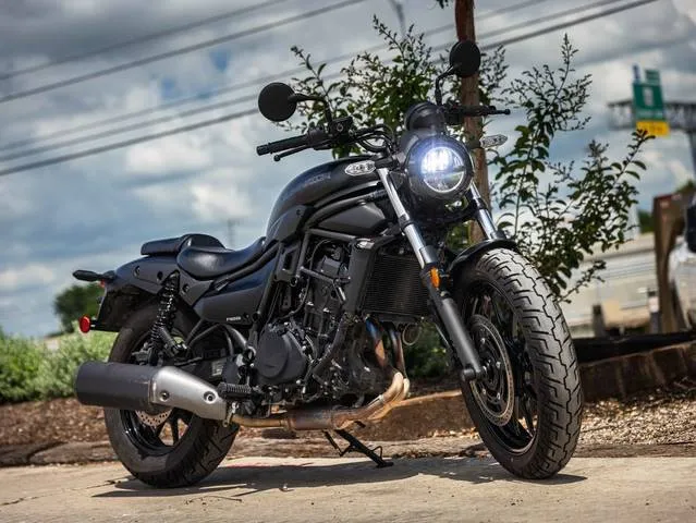 2025 Kawasaki Eliminator® — front three-quarter view