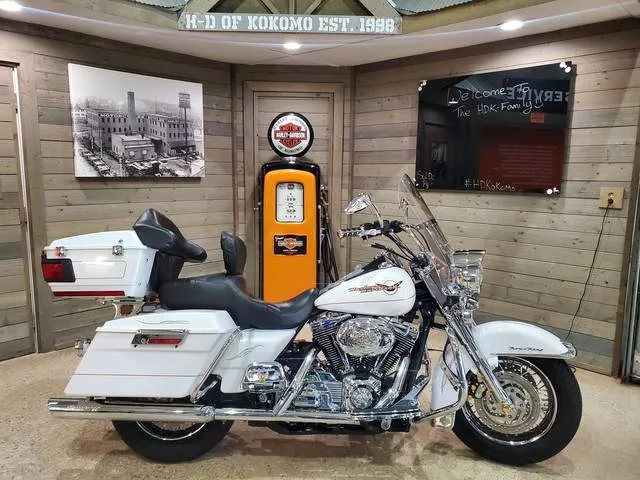2007 Harley-Davidson® FLHR - Road King® — front three-quarter view