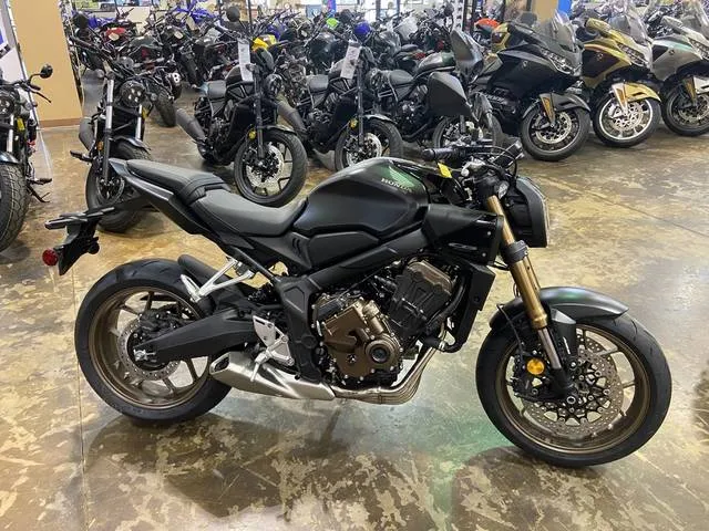 2026 Honda® CB650R E-Clutch — front three-quarter view