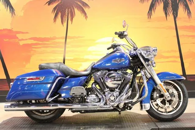 2015 Harley-Davidson® FLHR - Road King® — front three-quarter view