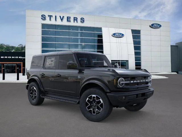 2026 Ford Bronco Outer Banks in Shadow Black — front three-quarter view