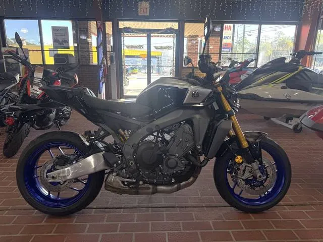 2026 Yamaha MT-09 SP — front three-quarter view