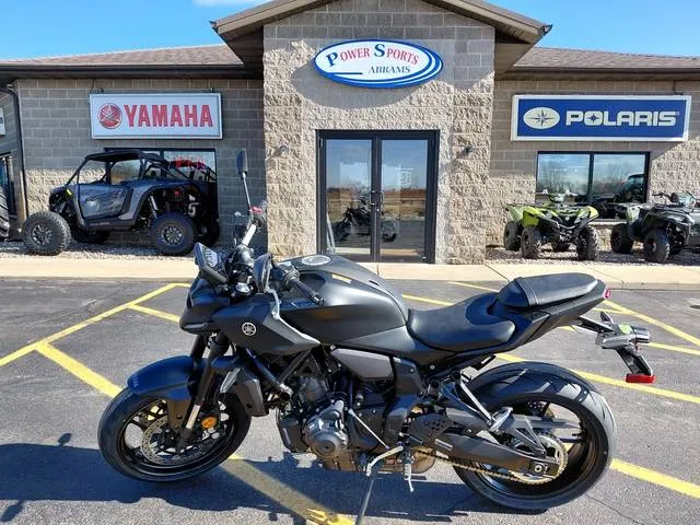 2026 Yamaha MT-07 — front three-quarter view