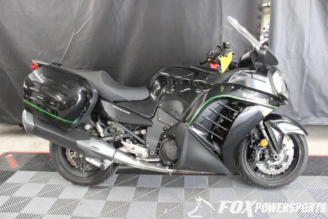 2021 Kawasaki Concours®14 ABS — front three-quarter view