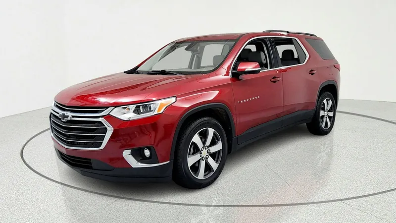 2019 Chevrolet Traverse LT Leather in Cajun Red Tintcoat — front three-quarter view