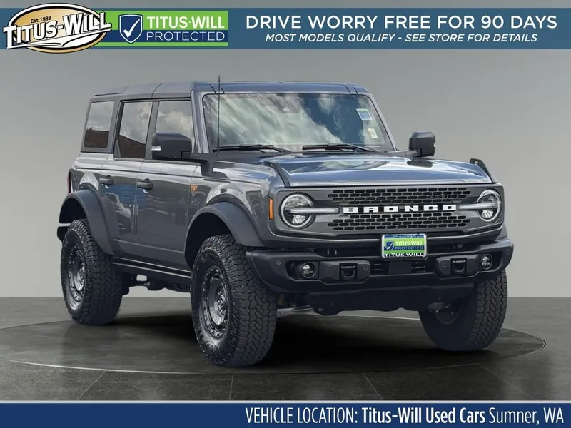 2025 Ford Bronco Badlands in Gray Metallic — front three-quarter view