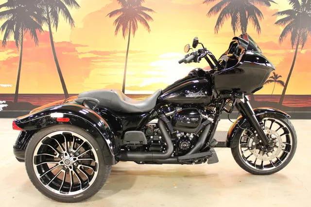 2025 Harley-Davidson® FLTRT - Road Glide® 3 — front three-quarter view